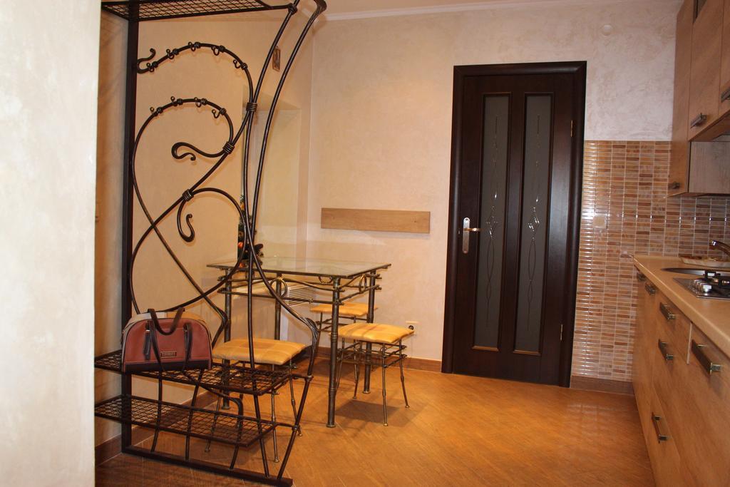 Apartment Roksolana 2 Лвив Екстериор снимка